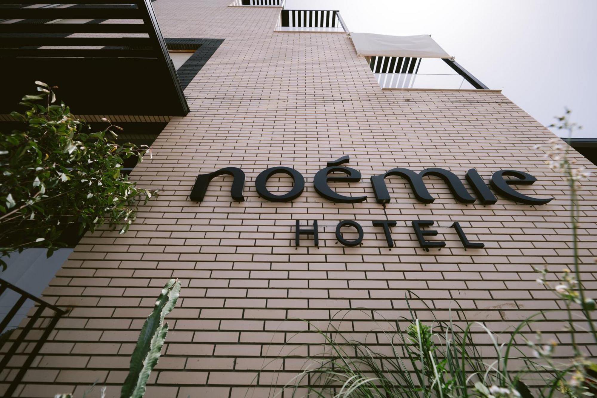 Noemie Hotel Himare Buitenkant foto