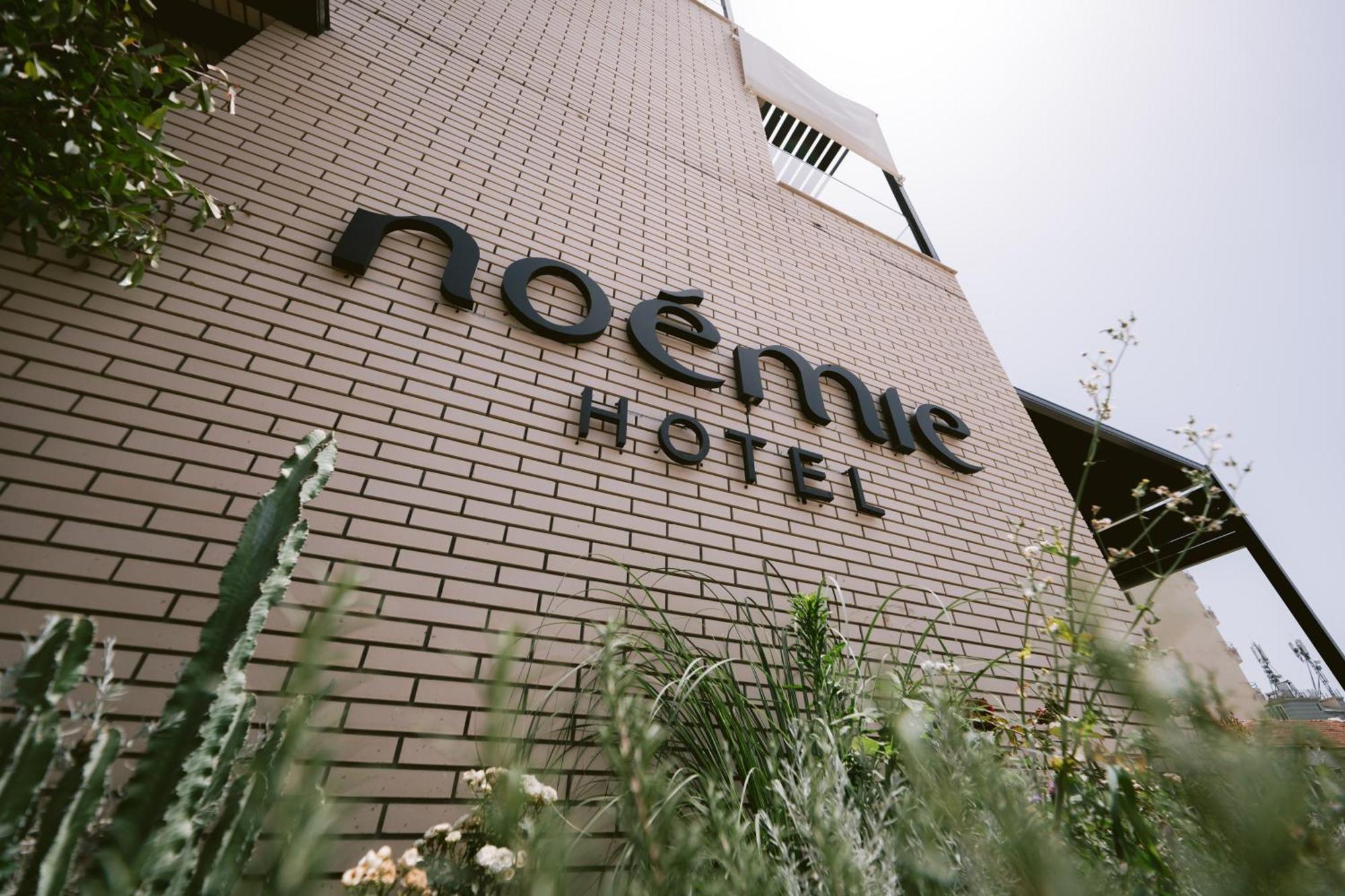 Noemie Hotel Himare Buitenkant foto