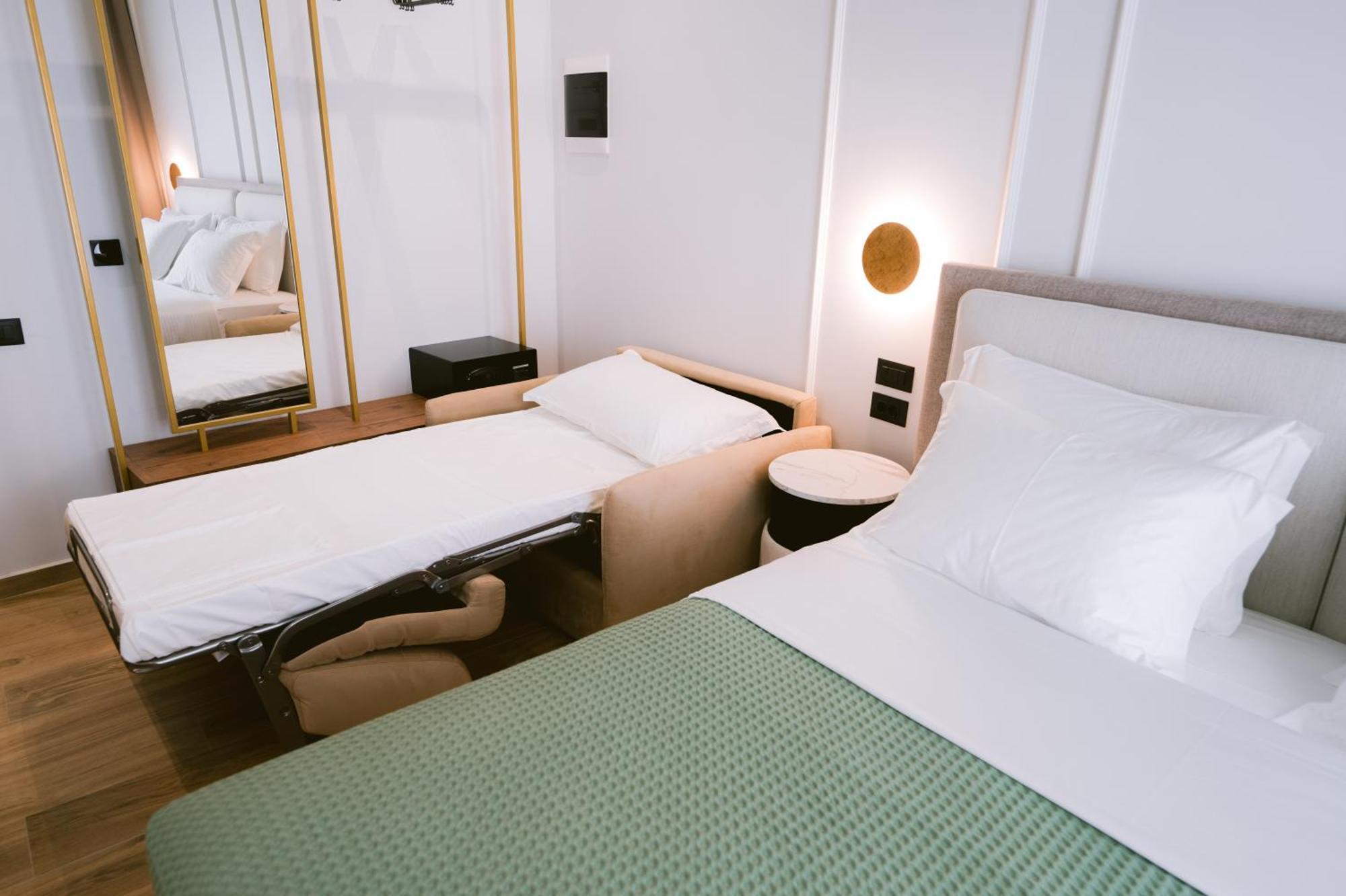 Noemie Hotel Himare Buitenkant foto