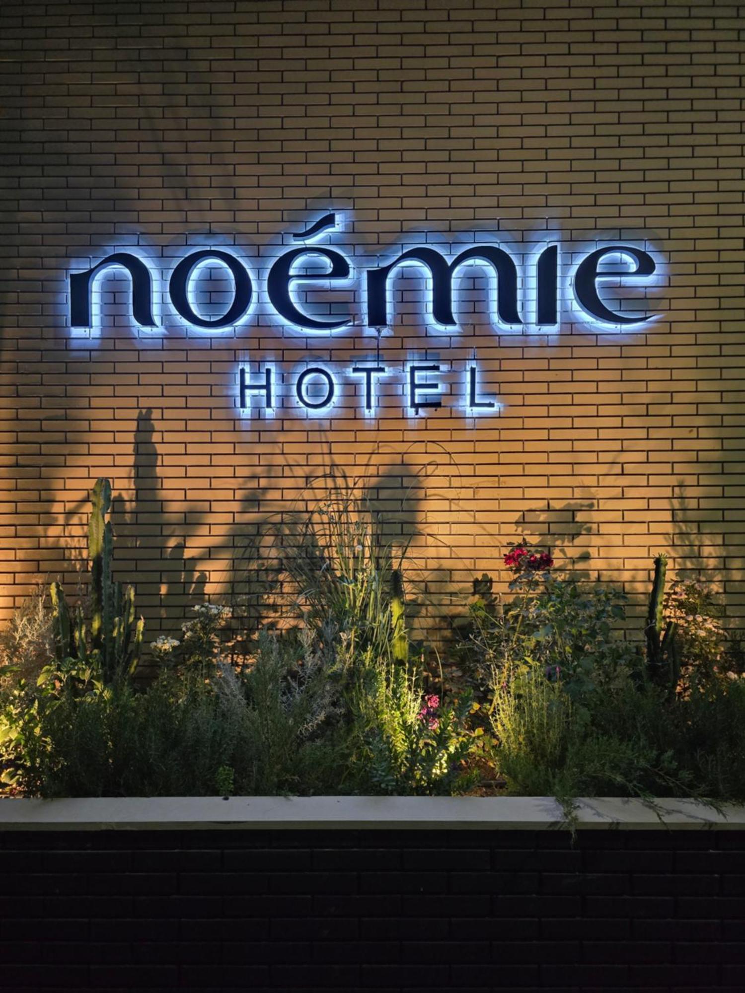 Noemie Hotel Himare Buitenkant foto