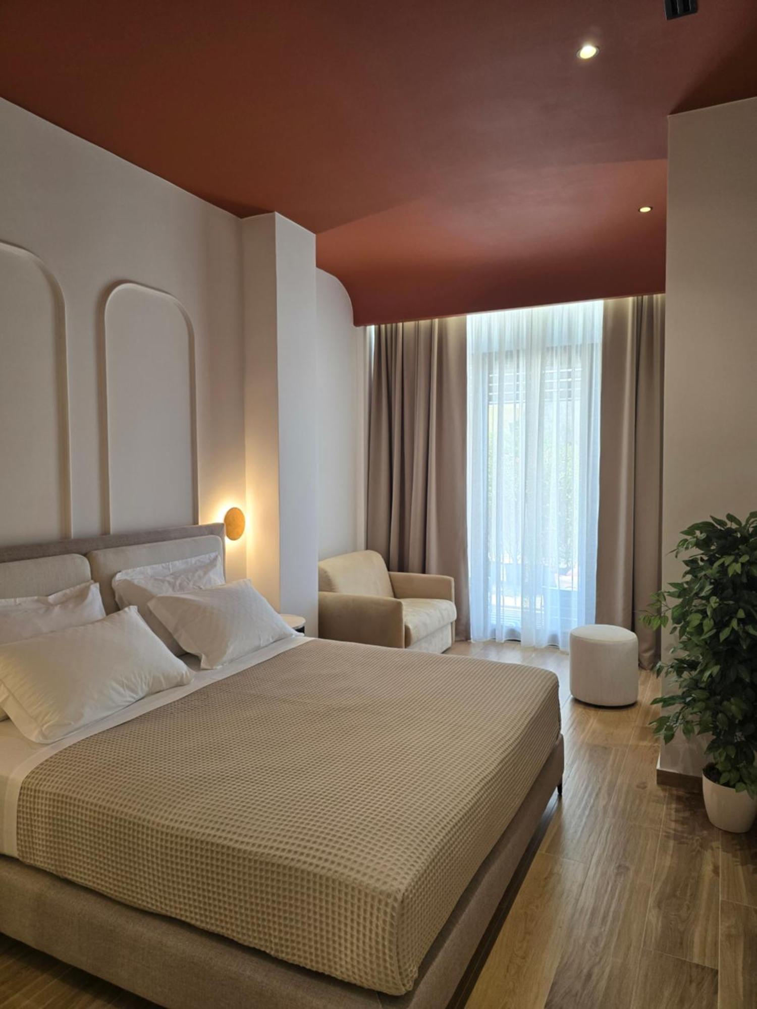 Noemie Hotel Himare Buitenkant foto