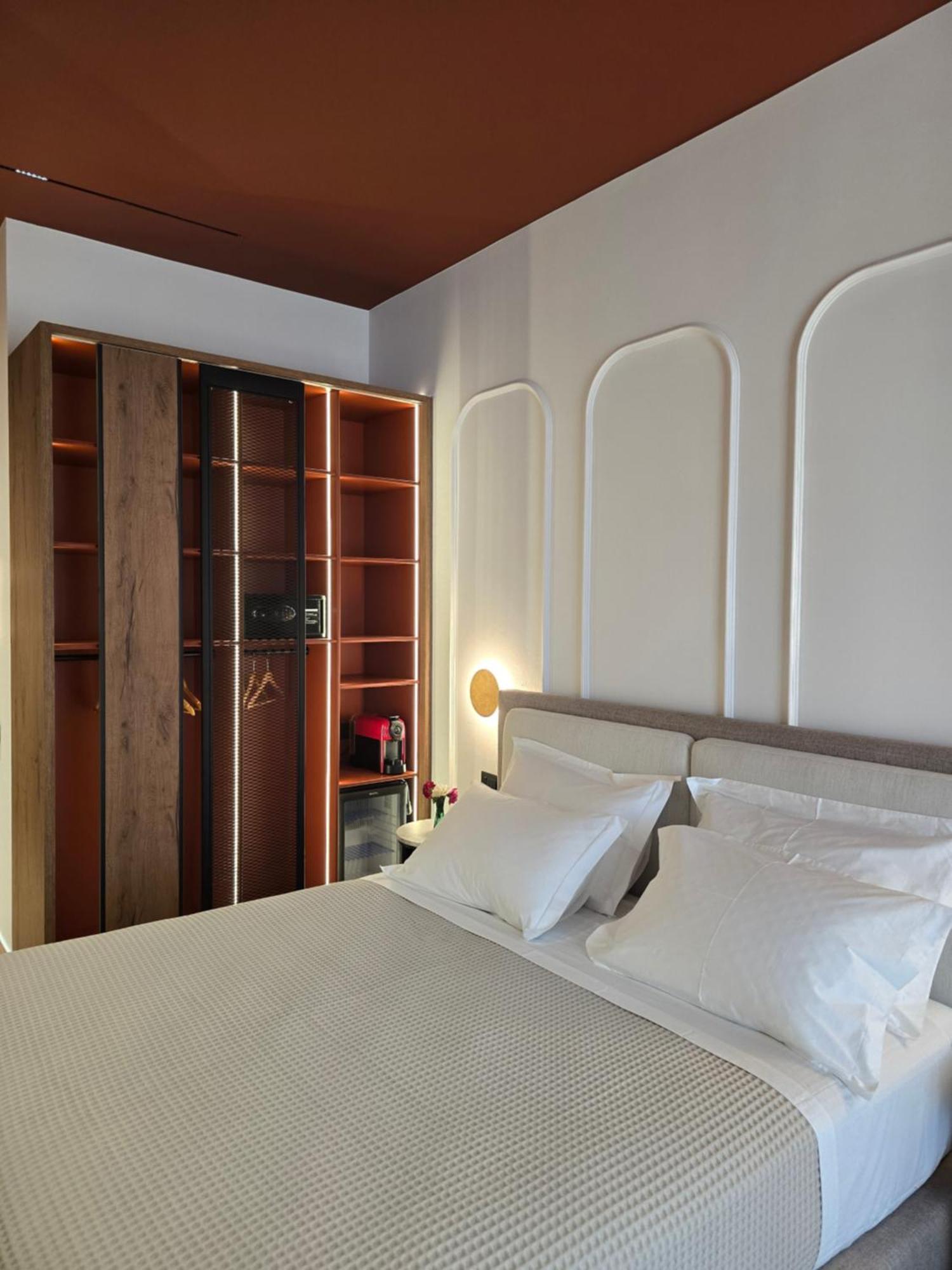 Noemie Hotel Himare Buitenkant foto